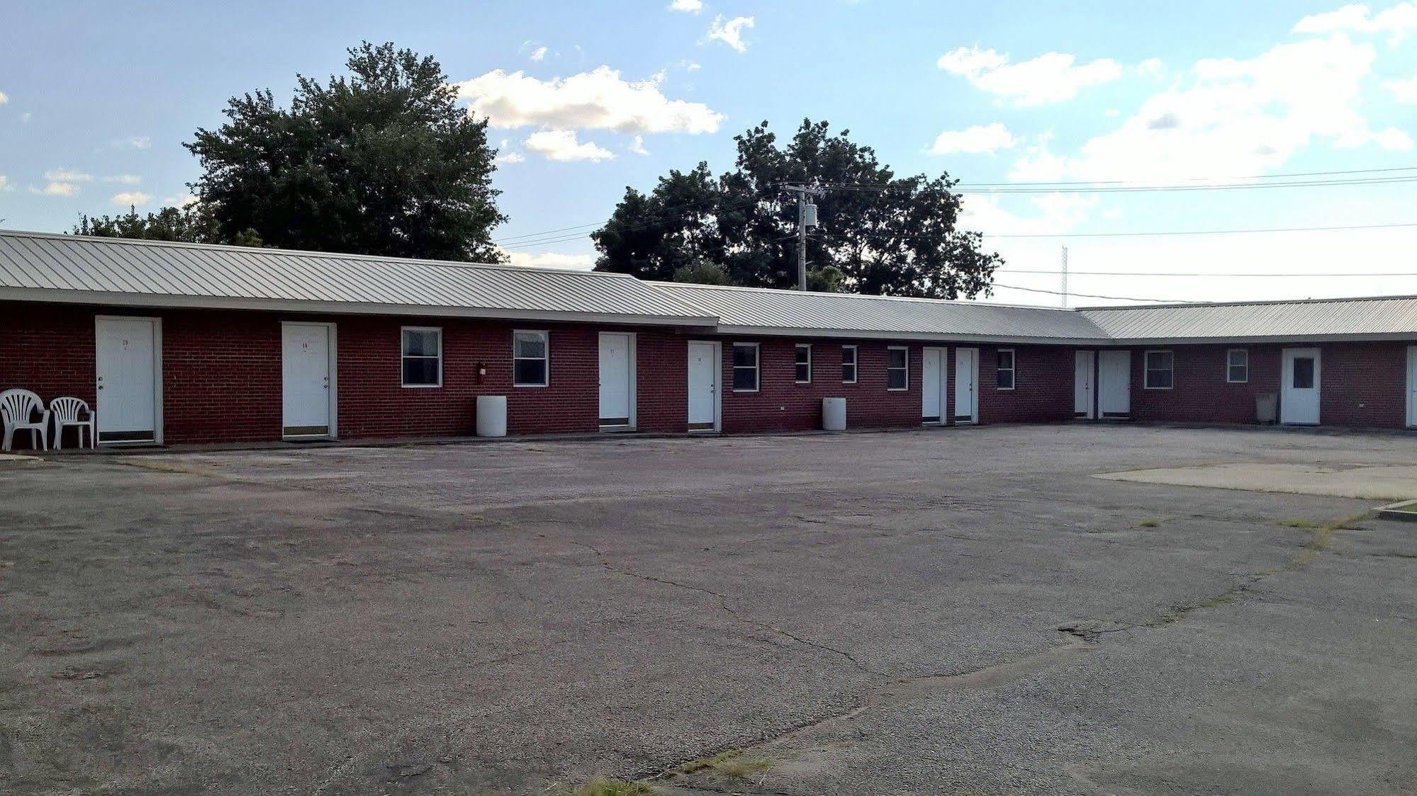 Classic Motel Higginsville Экстерьер фото