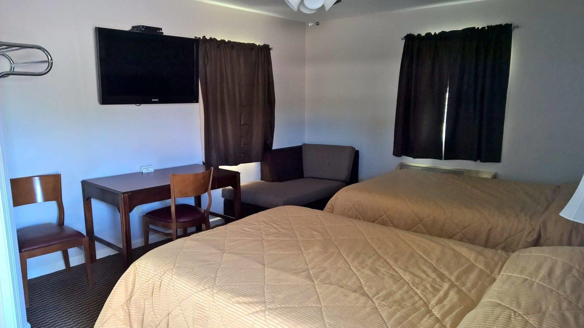 Classic Motel Higginsville Экстерьер фото